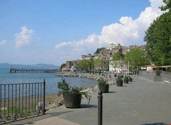 Appartamento Tra Il Borgo E Il Lago Анґуїллара-Сабація Екстер'єр фото